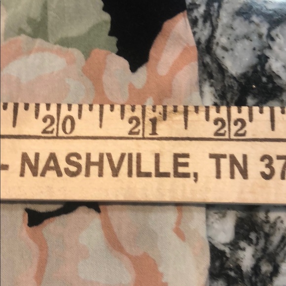 Loft woman’s blouse, EUC, size L - Picture 8 of 11